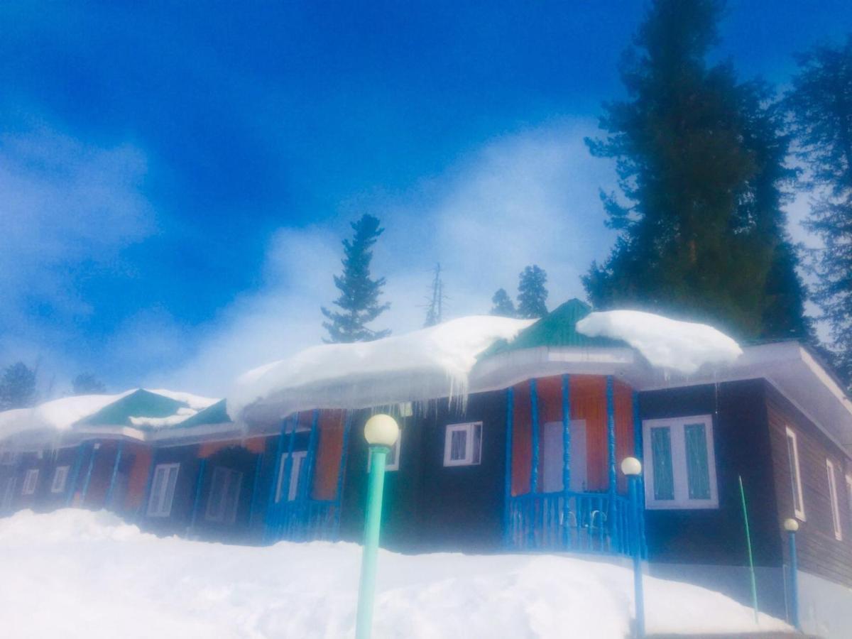 Pine View Resort Гульмарг Экстерьер фото