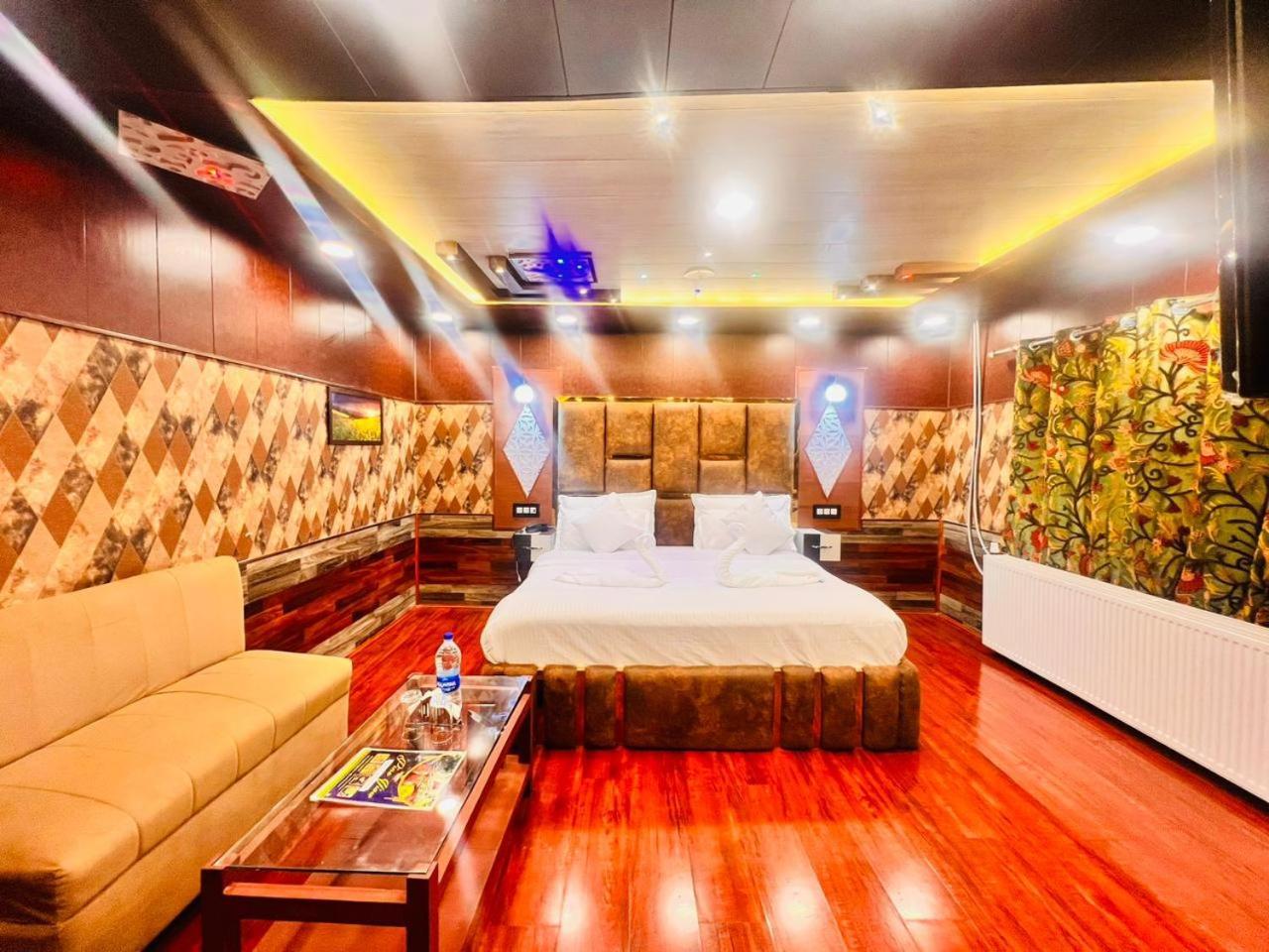 Pine View Resort Гульмарг Экстерьер фото