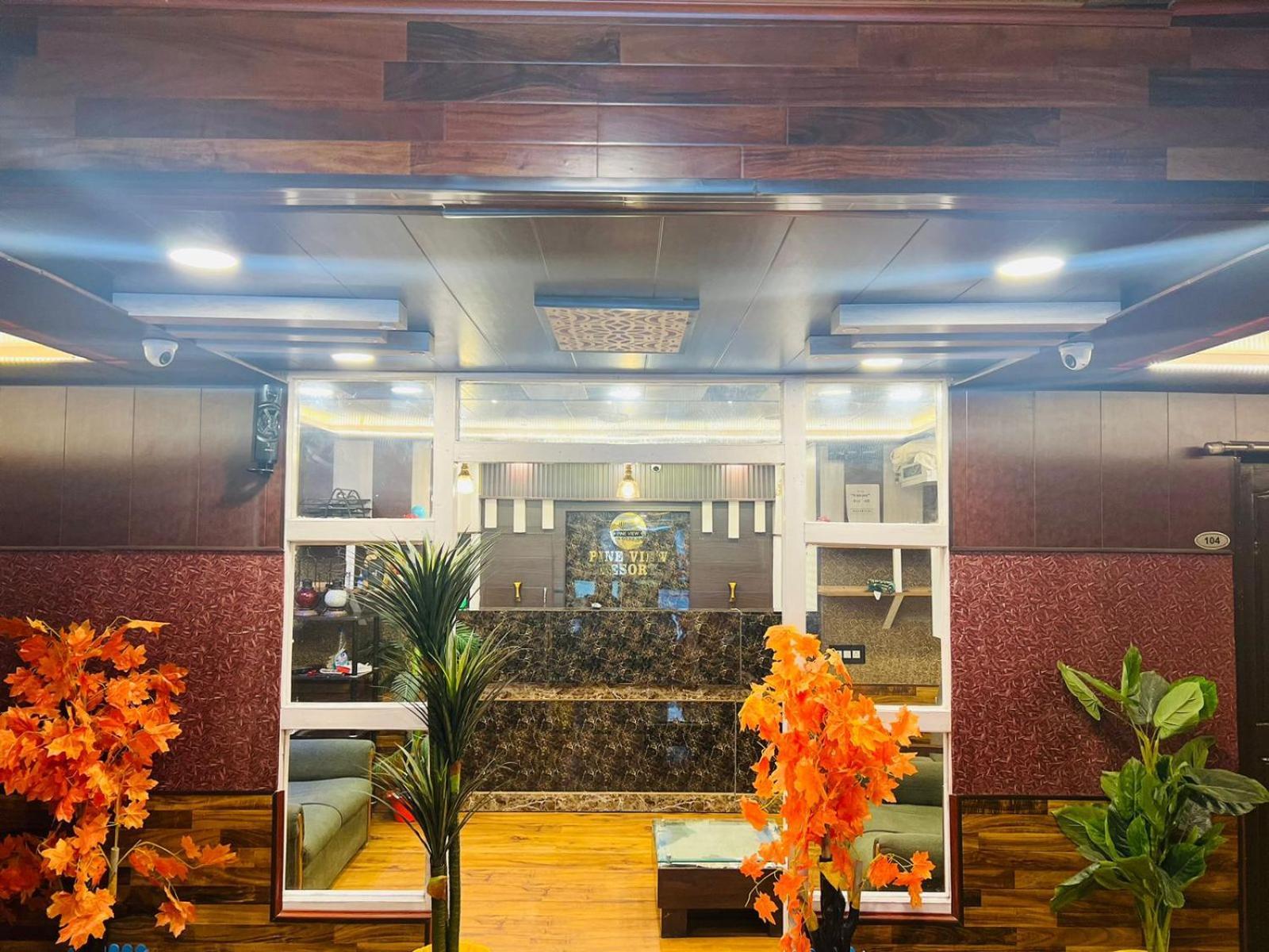 Pine View Resort Гульмарг Экстерьер фото