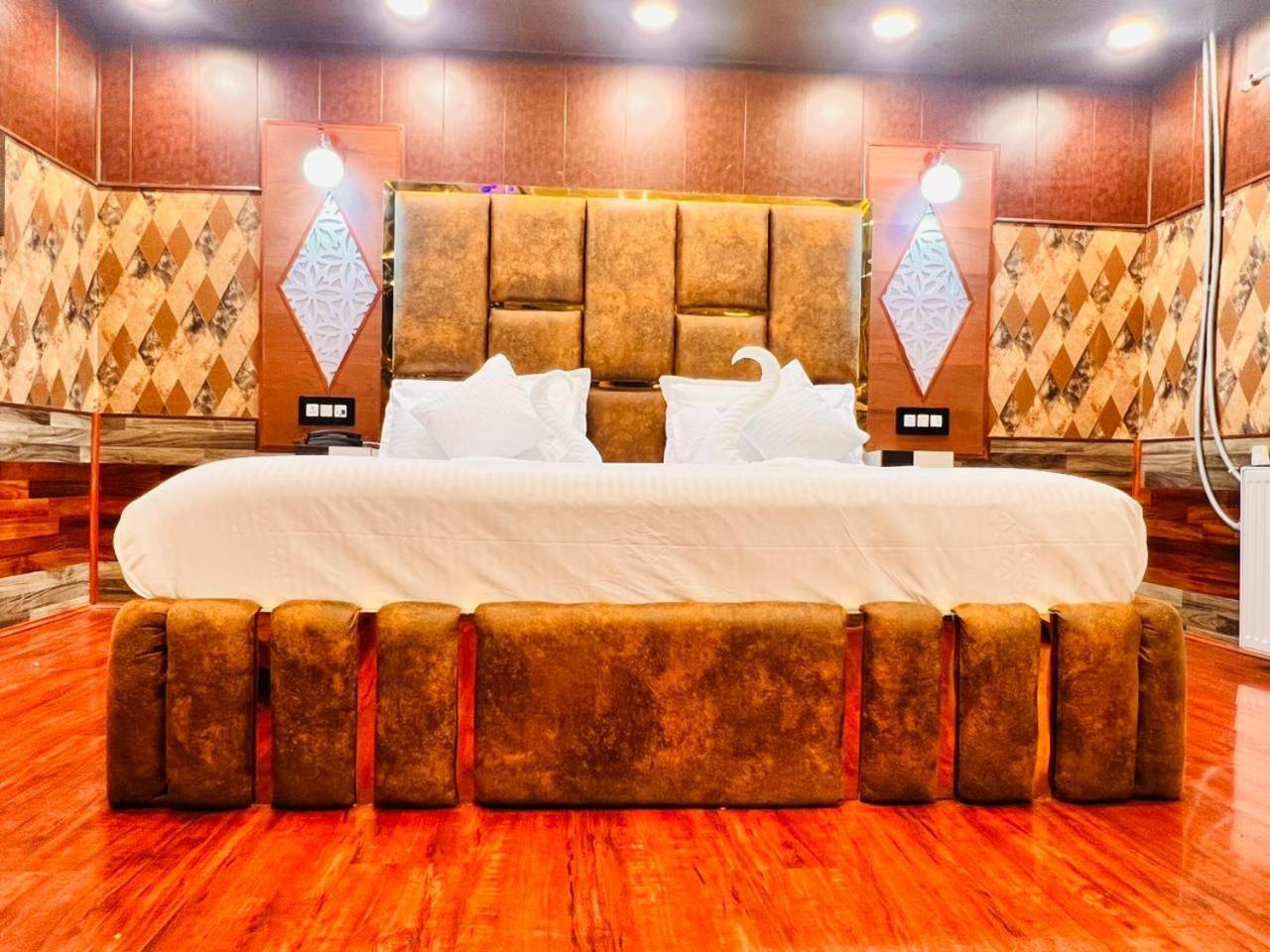 Pine View Resort Гульмарг Экстерьер фото