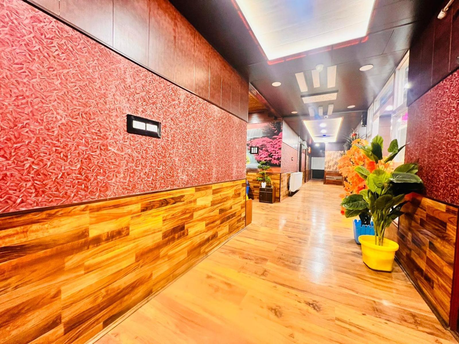 Pine View Resort Гульмарг Экстерьер фото