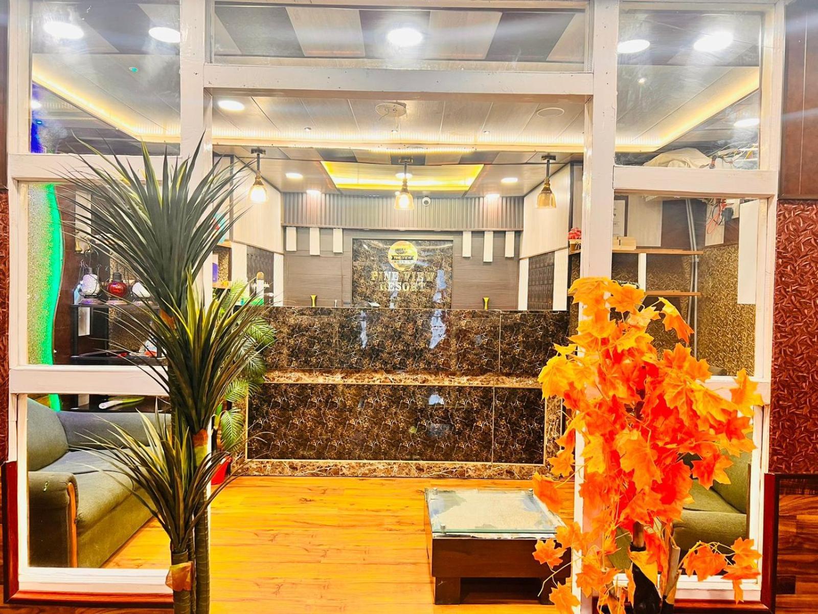 Pine View Resort Гульмарг Экстерьер фото