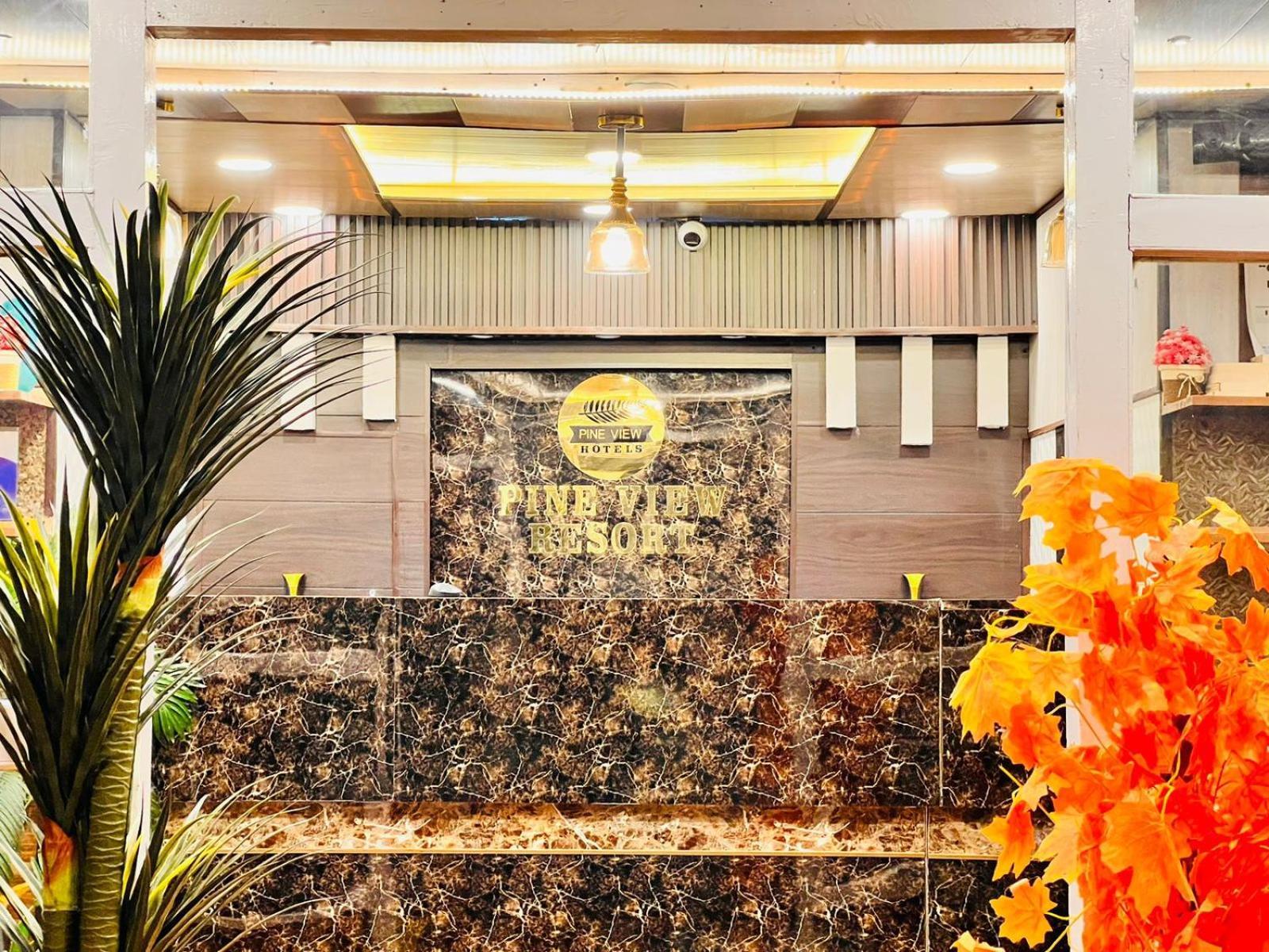 Pine View Resort Гульмарг Экстерьер фото