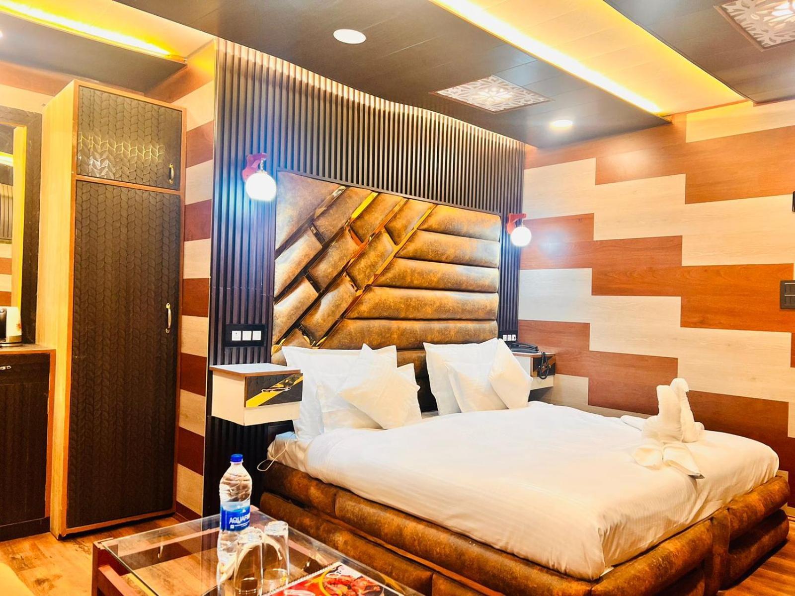 Pine View Resort Гульмарг Экстерьер фото