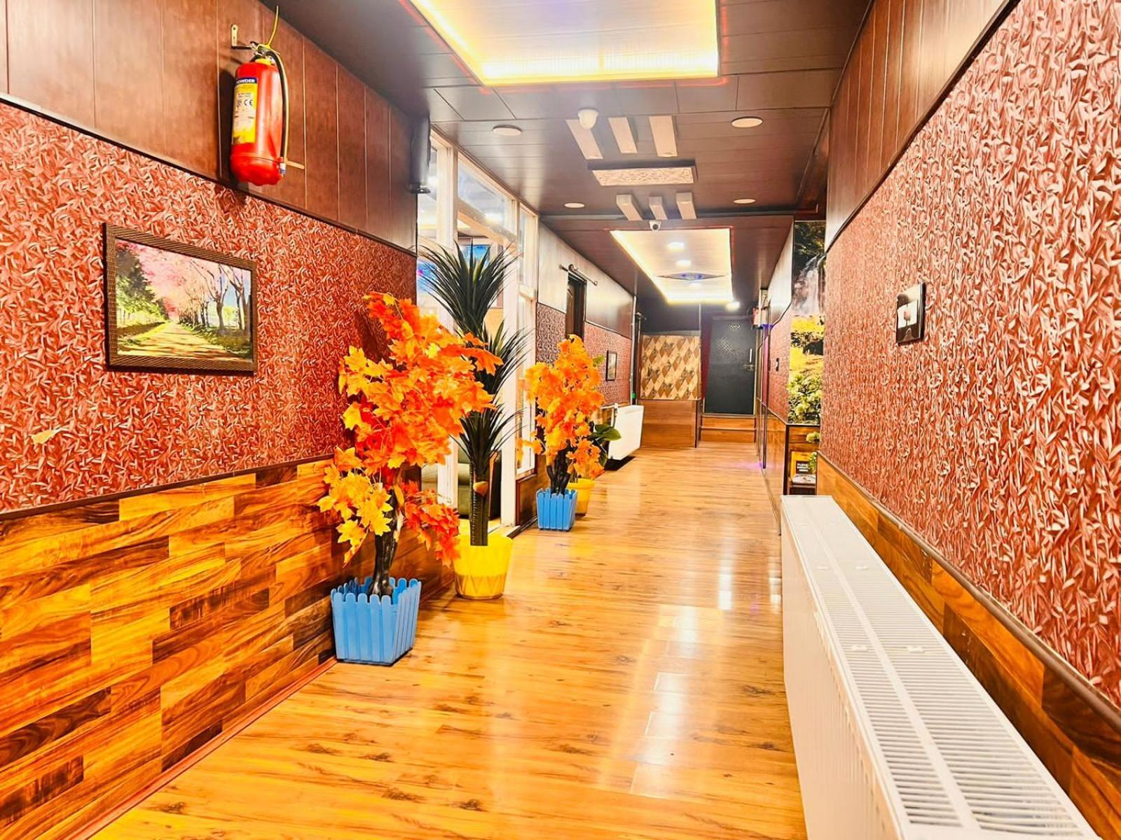 Pine View Resort Гульмарг Экстерьер фото
