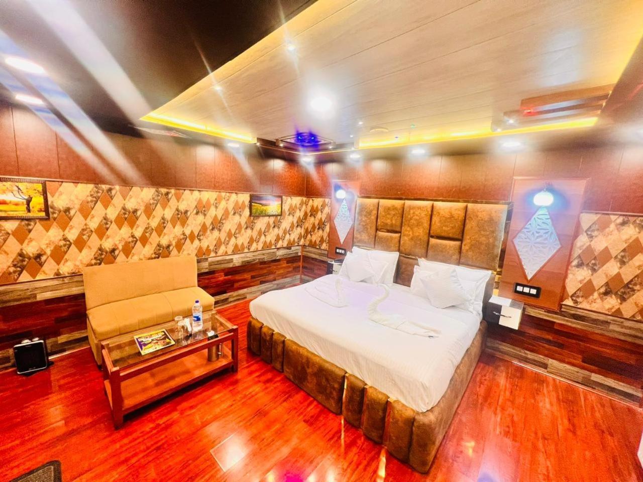 Pine View Resort Гульмарг Экстерьер фото