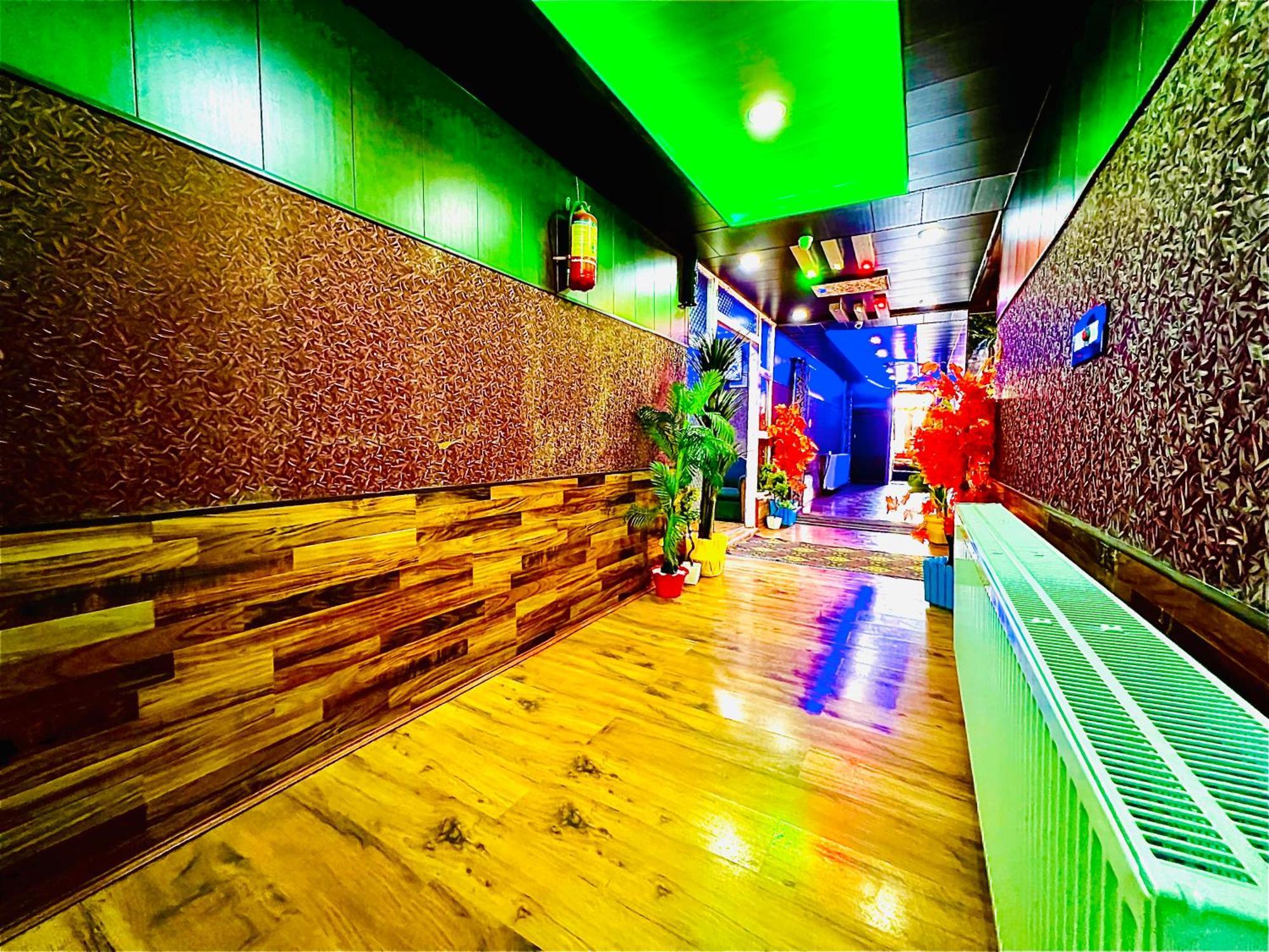 Pine View Resort Гульмарг Экстерьер фото
