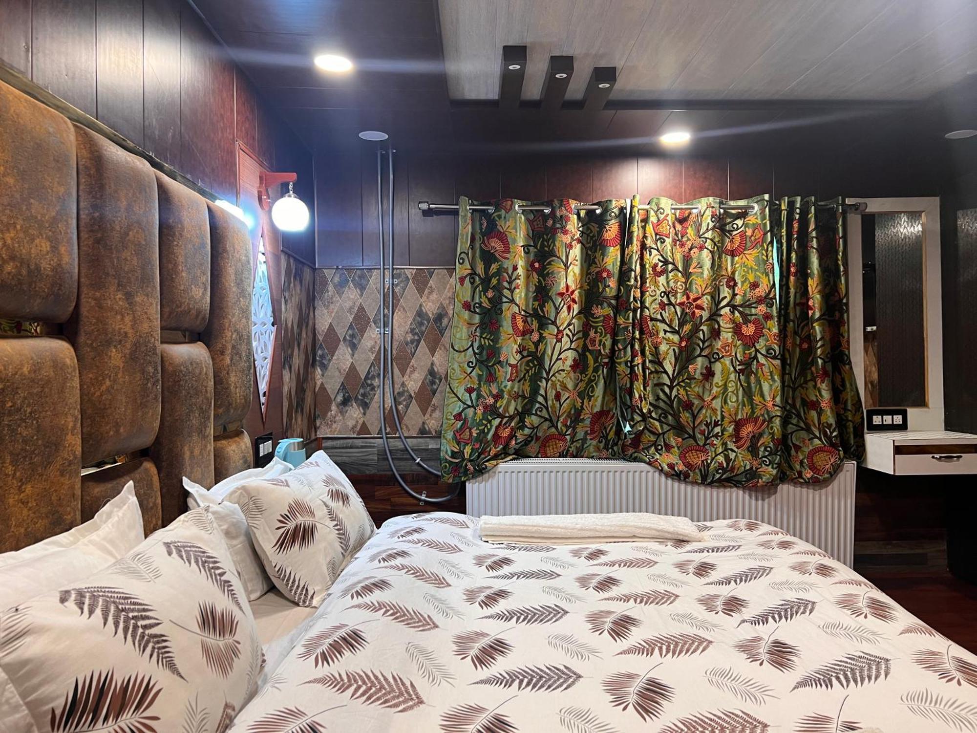 Pine View Resort Гульмарг Экстерьер фото