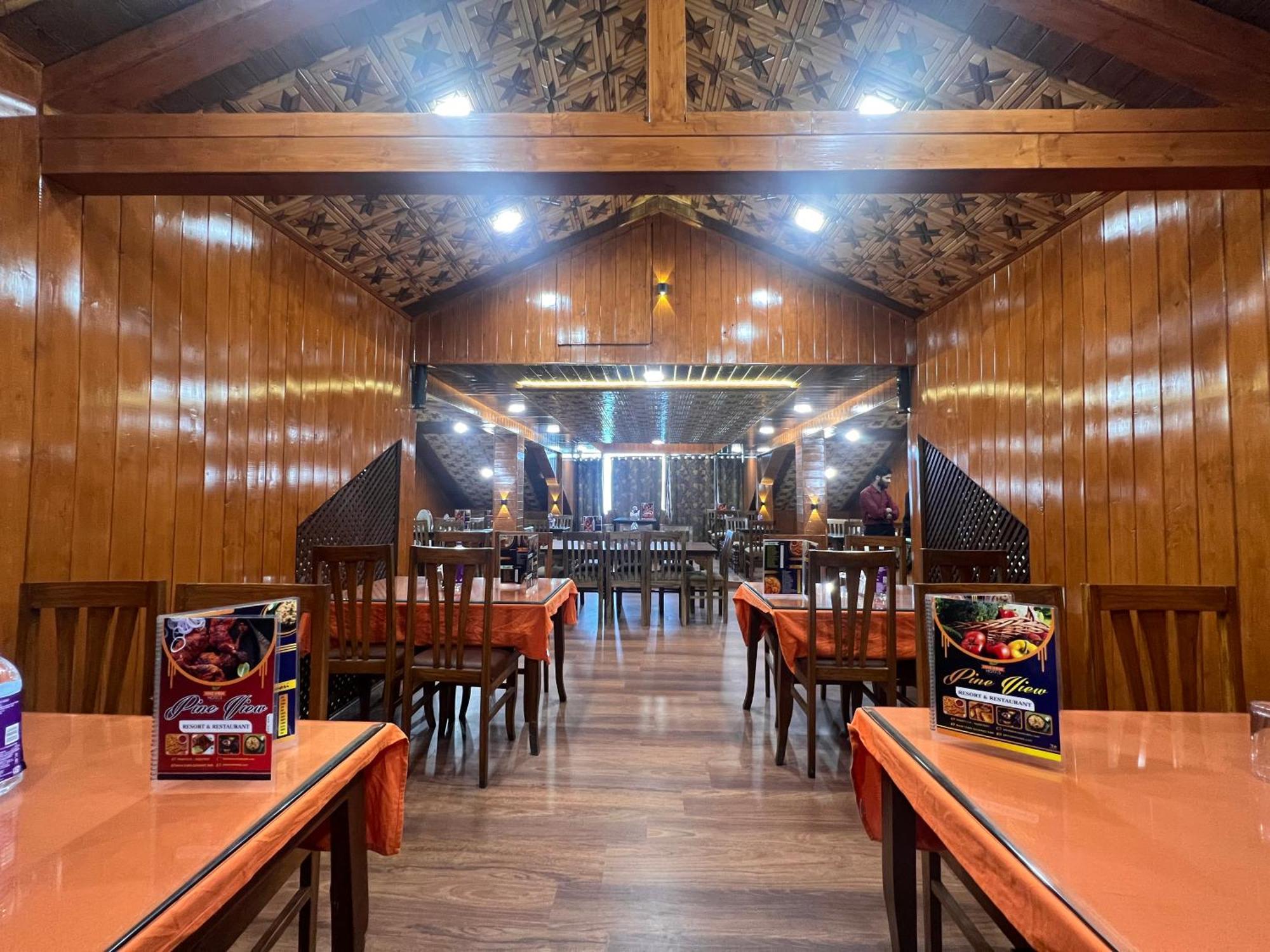 Pine View Resort Гульмарг Экстерьер фото