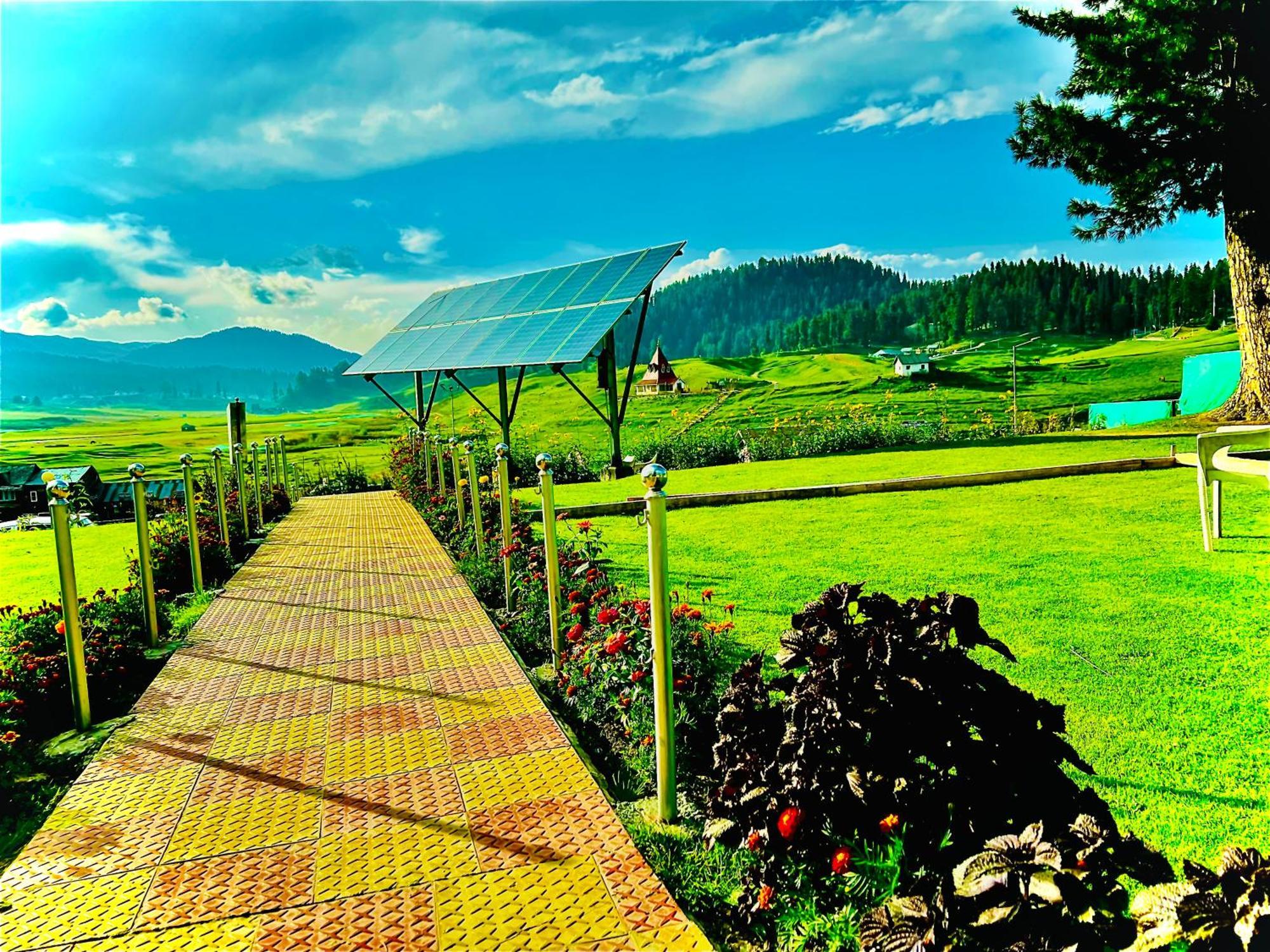 Pine View Resort Гульмарг Экстерьер фото