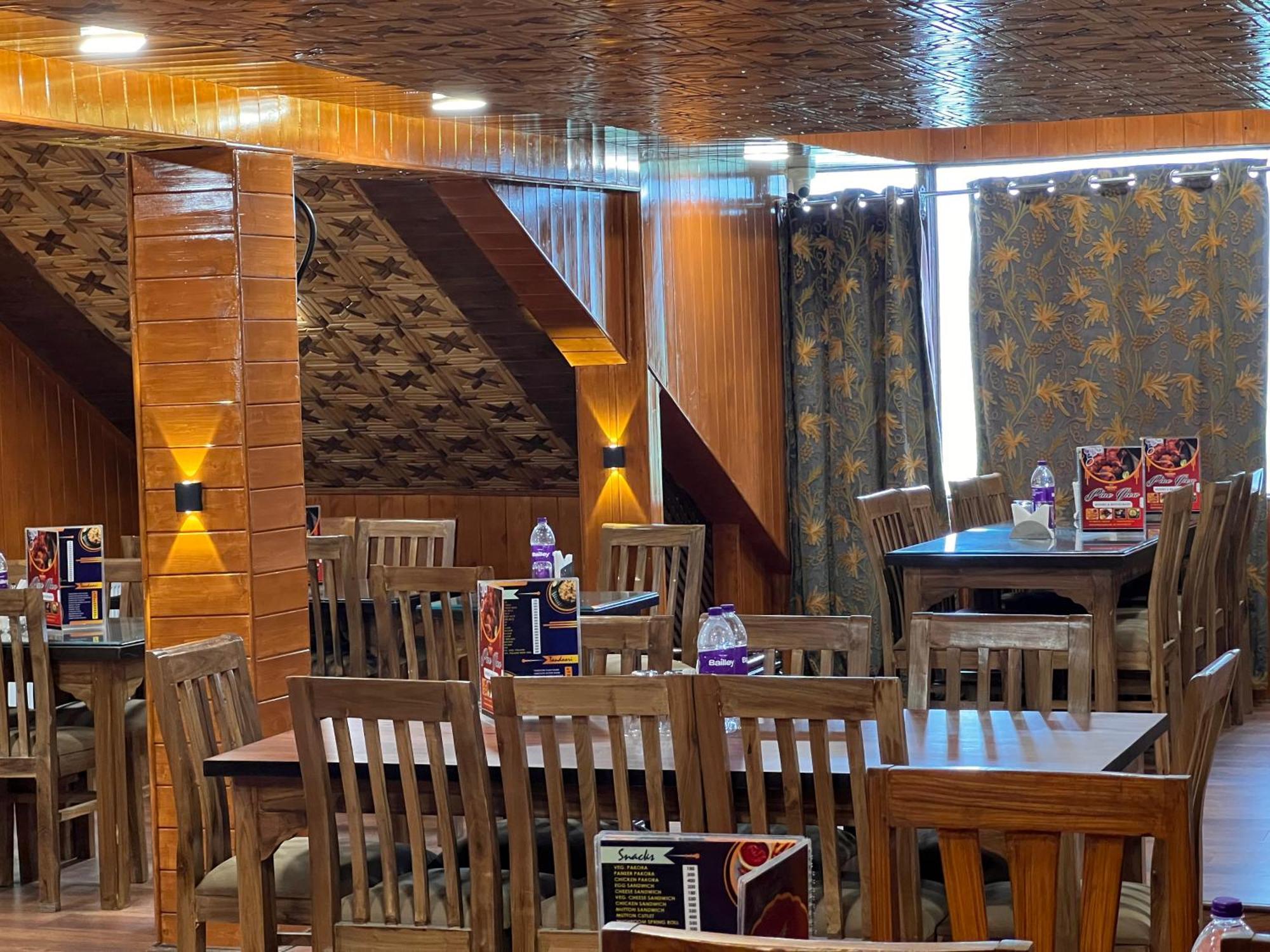 Pine View Resort Гульмарг Экстерьер фото